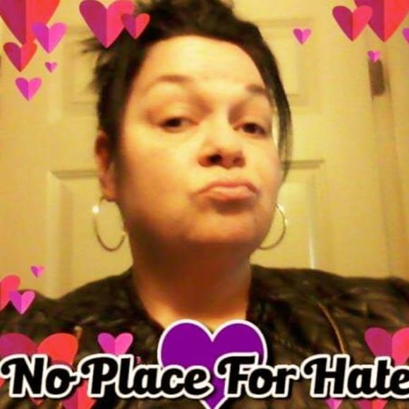 Poshmark profile picture for @creeping